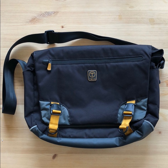 tumi tech messenger bag